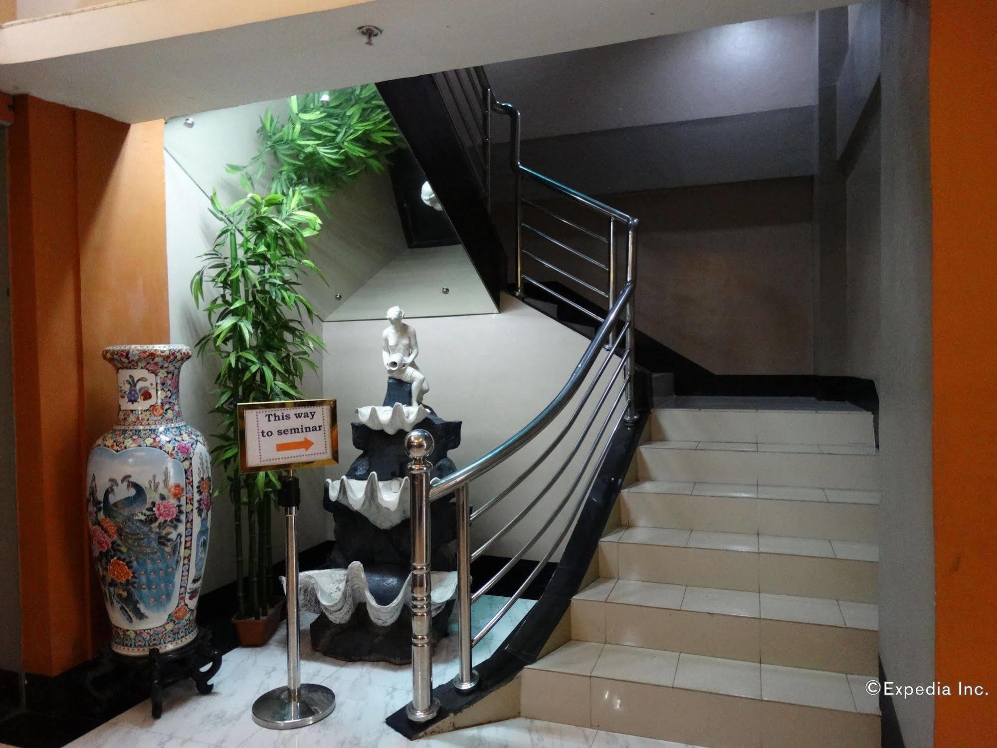 Silver Oaks Suites & Hotel Μανίλα Εξωτερικό φωτογραφία